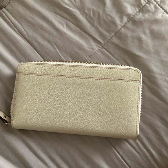 Kate Spade Wallet - Picture 2 of 4